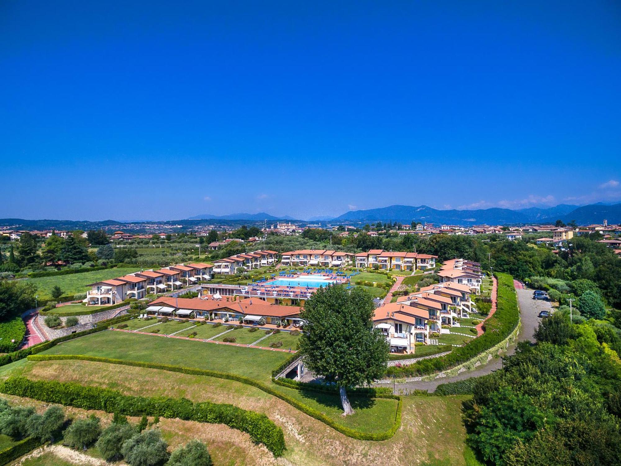 Montecolo Resort By Wonderful Italy Manerba del Garda Exterior photo