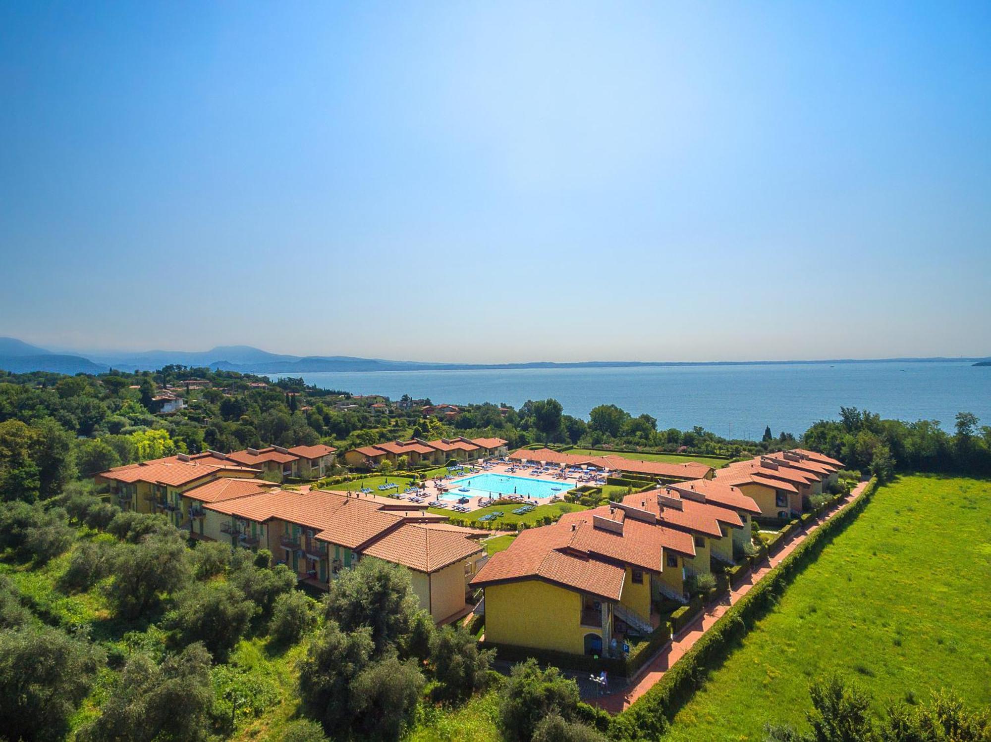Montecolo Resort By Wonderful Italy Manerba del Garda Exterior photo